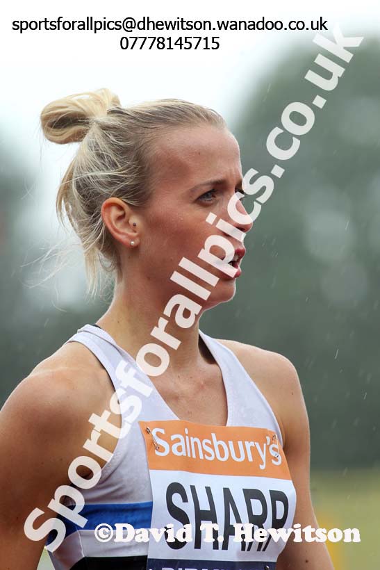 Lynsey Sharp (Edinburgh) after winning the 800 metres, 2014 Sainsbury's British Championships. Photo: David T. Hewitson/Sports for All Pics